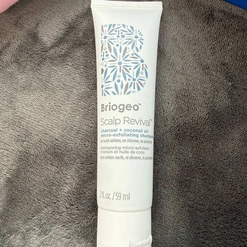 *NEW 1oz* Briogeo Scalp Revival Micro-Exfoliating Cleanser —